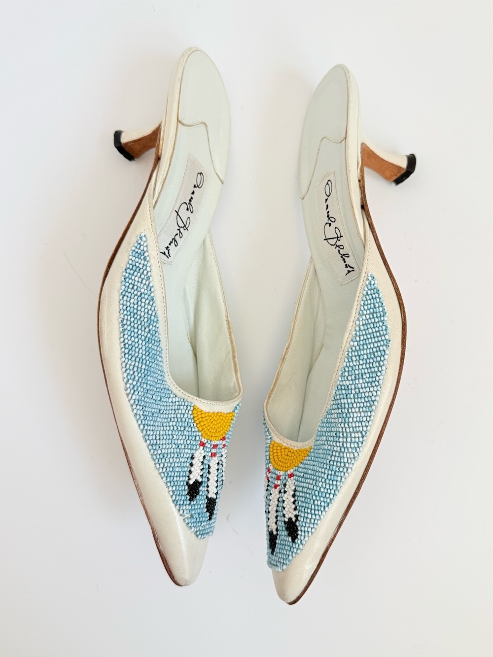 Vintage Manolo Blahnik Ivory Leather Beaded Dreamcatcher Kitten Heel Mules EU 38 - Picture 5 of 10